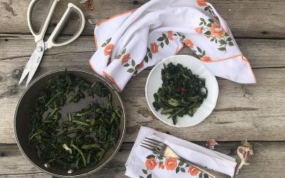 Misticanza di verdure in padella: i profumi del campo in un piatto