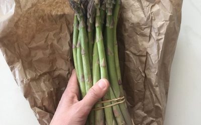 Come pulire gli asparagi velocemente e senza fatica