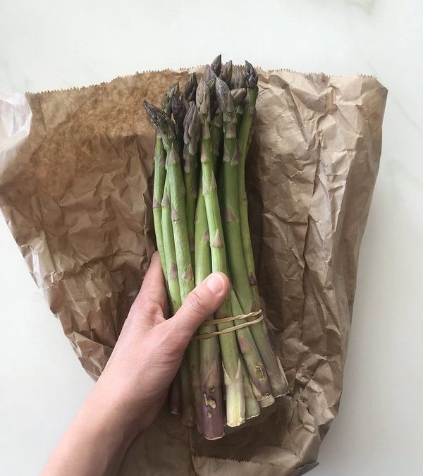 Come pulire gli asparagi velocemente e senza fatica