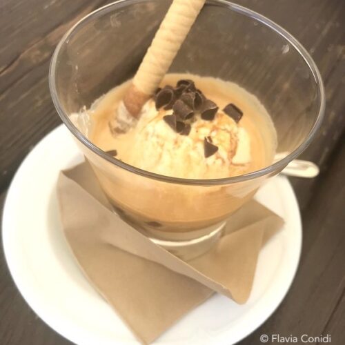 gelato affogato al caffe